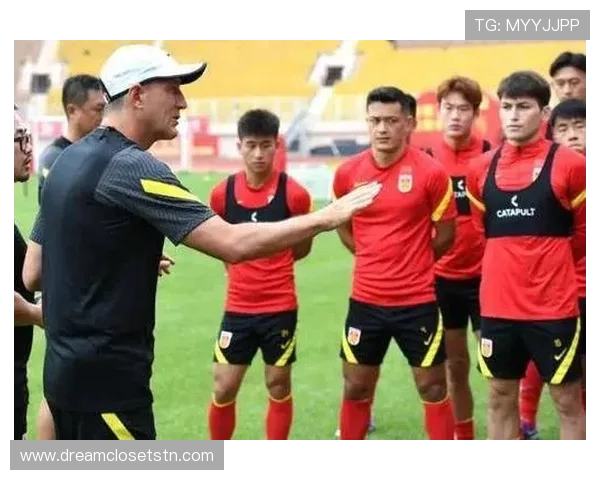 足协收到多份国足主帅候选人资料 香饽饽之争愈加激烈 足协收到多份国足主帅候选人资料 香饽饽之争愈加激烈