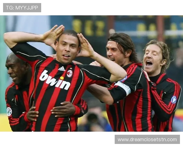 热格罗瓦回忆13年前米兰训练营之旅 与卡卡帕托亲密接触的难忘瞬间 热格罗瓦回忆13年前米兰训练营之旅 与卡卡帕托亲密接触的难忘瞬间