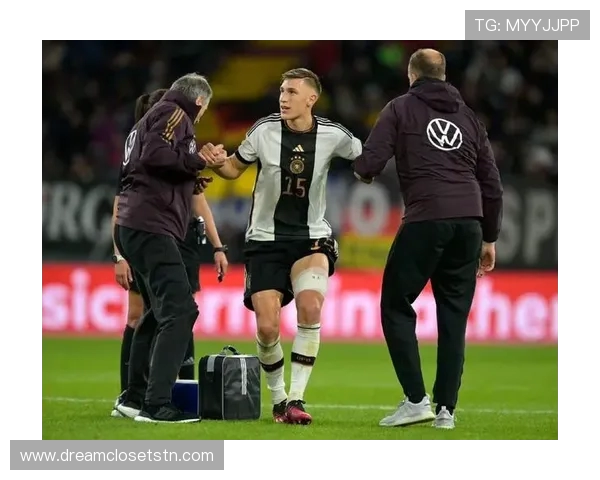 瓦茨克透露曾与施洛特贝克讨论续约意义 强调最终决定权在他手中 瓦茨克透露曾与施洛特贝克讨论续约意义 强调最终决定权在他手中