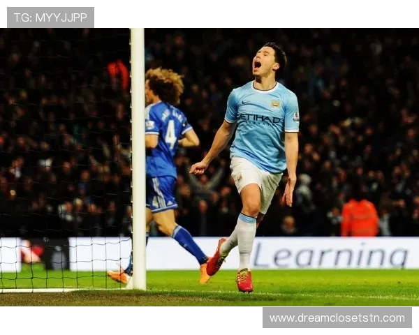 诺伊尔与拉基蒂奇、阿萨莫阿、塔帕洛维奇重聚合影 共忆昔日足球岁月 诺伊尔与拉基蒂奇、阿萨莫阿、塔帕洛维奇重聚合影 共忆昔日足球岁月